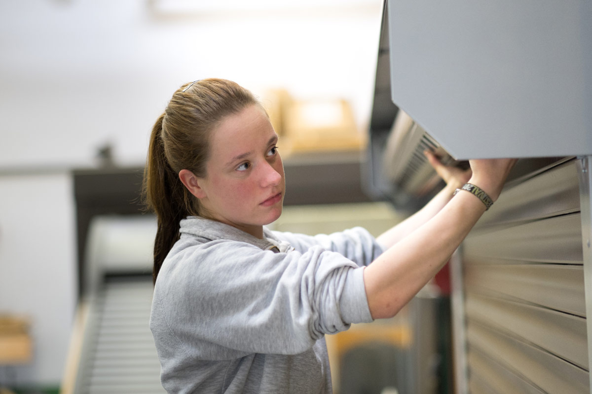 Rollladen- und Sonnenschutztmechatroniker/in